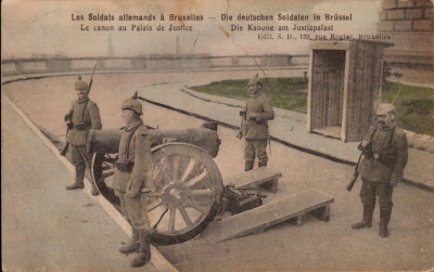 Die Deutschen Soldaten in Brussel le canon au Palais de Justice
