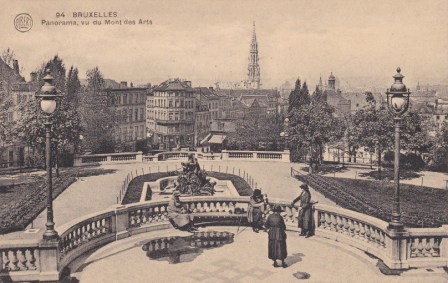 doc 9 panorama  vu du Mont des arts vers 1922